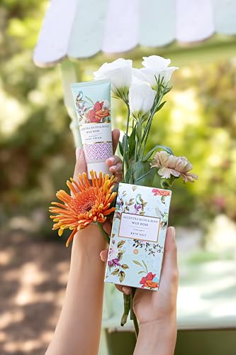 Accentra – Duschset Frauen Geschenkset im Holzkorb – 8-teiliges Pflegeset mit Duschgel, Bodylotion, Badezusätzen, Peeling & Handcreme – Wellness Geschenk Set