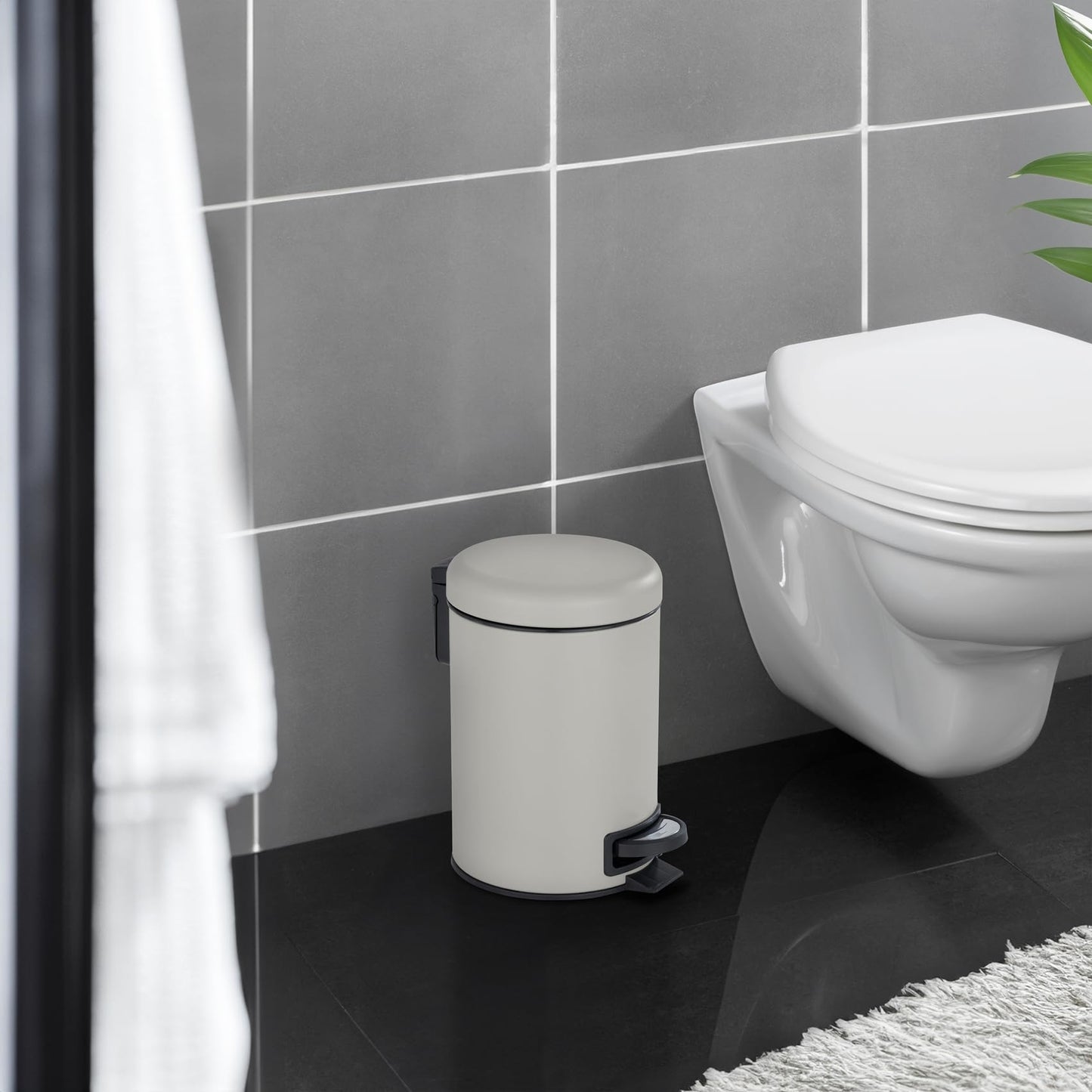 WENKO Leman Cosmetic Pedal Bin Matte Gold 3 L – Cosmetic Bin, Rubbish Bin with Anti-Fingerprint Capacity: 3 litres, stainless steel, 17 x 25 x 22.5 cm, gold