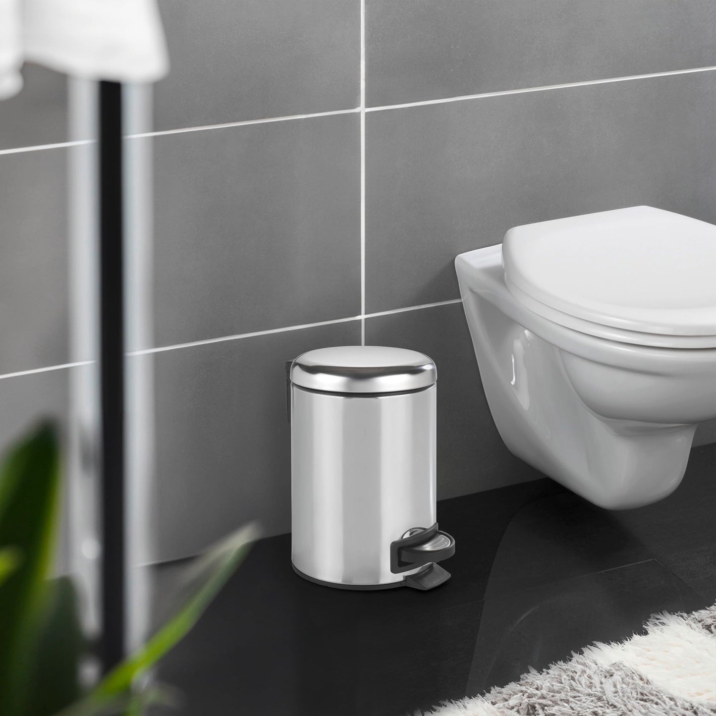 WENKO Leman Cosmetic Pedal Bin Matte Gold 3 L – Cosmetic Bin, Rubbish Bin with Anti-Fingerprint Capacity: 3 litres, stainless steel, 17 x 25 x 22.5 cm, gold