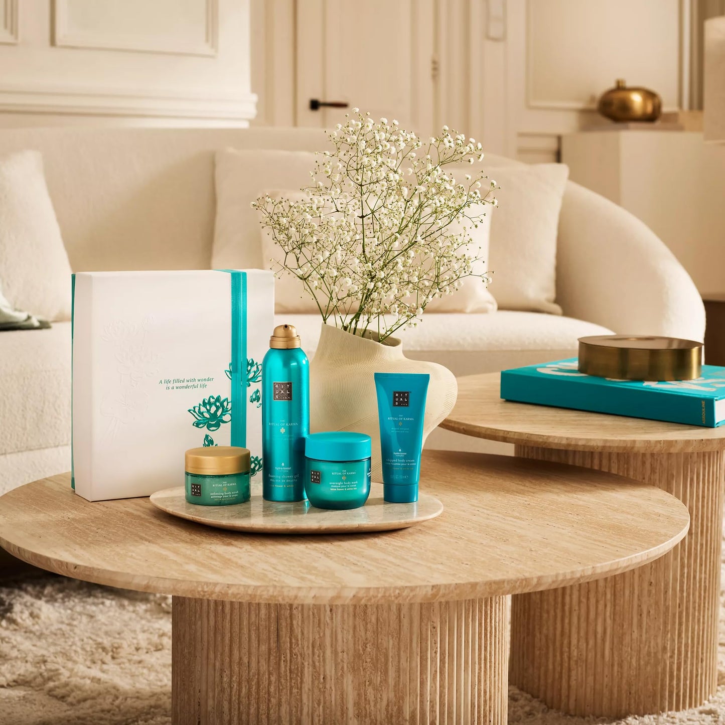 RITUALS Geschenkset The Ritual of Karma Medium, vier Hautpflegeprodukte mit Lotusblüte und Weißem Tee – Bade-Geschenkbox mit pflegender und beruhigender Wirkung