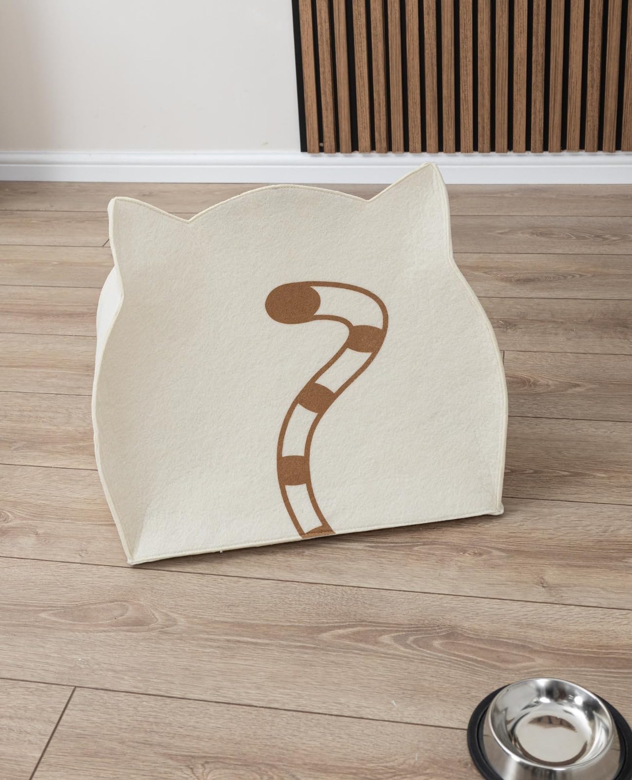 Generisch Katzenhaus mit Spielball –  Katzenbett, Design für Katzen und kleine Hunde