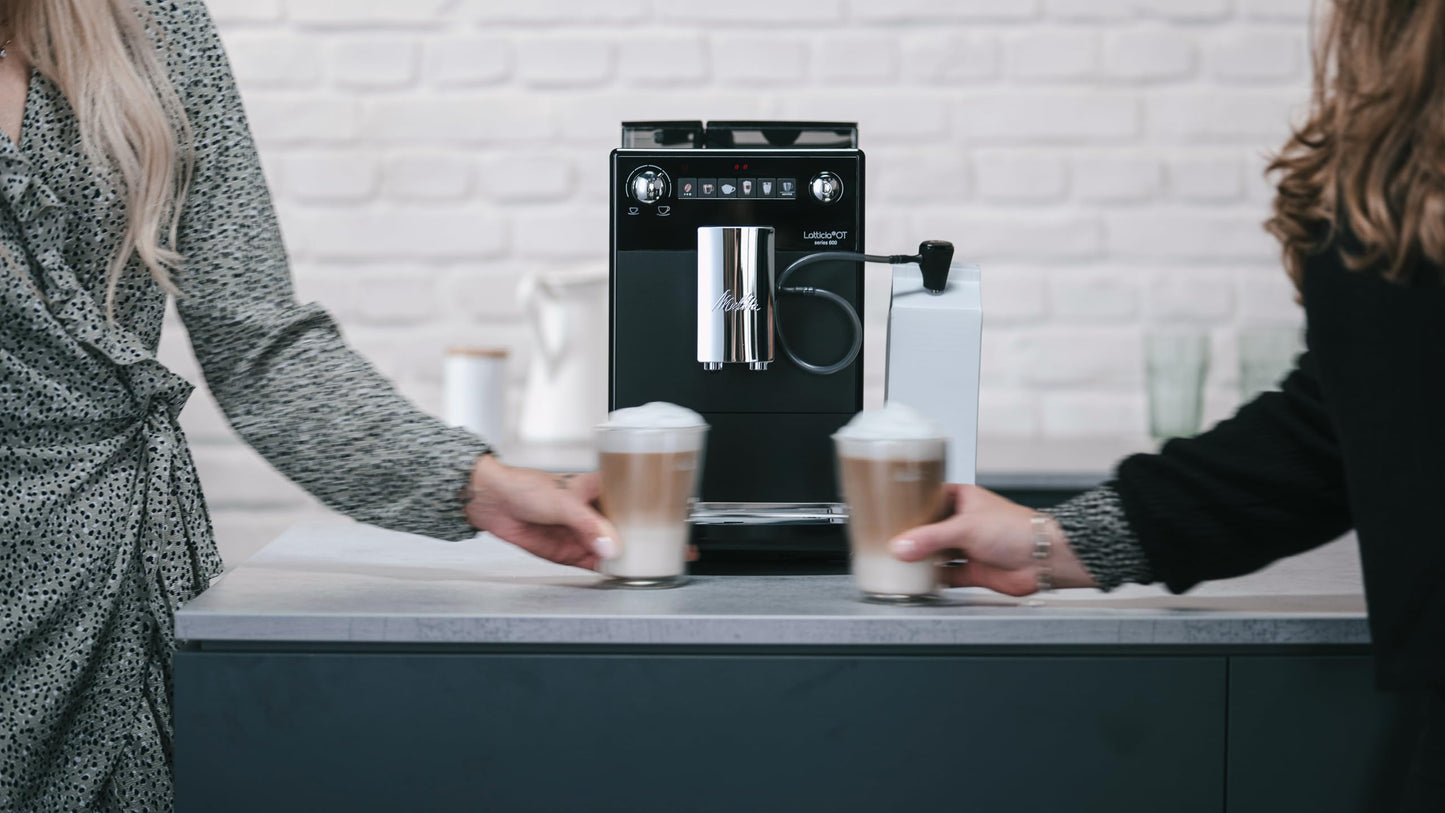 Melitta Latticia OT - Kaffeevollautomat mit Milchsystem, Kaffeemaschine mit Mahlwerk für z. B. Kaffee oder Cappuccino