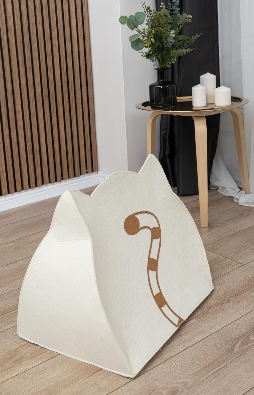 Generisch Katzenhaus mit Spielball –  Katzenbett, Design für Katzen und kleine Hunde