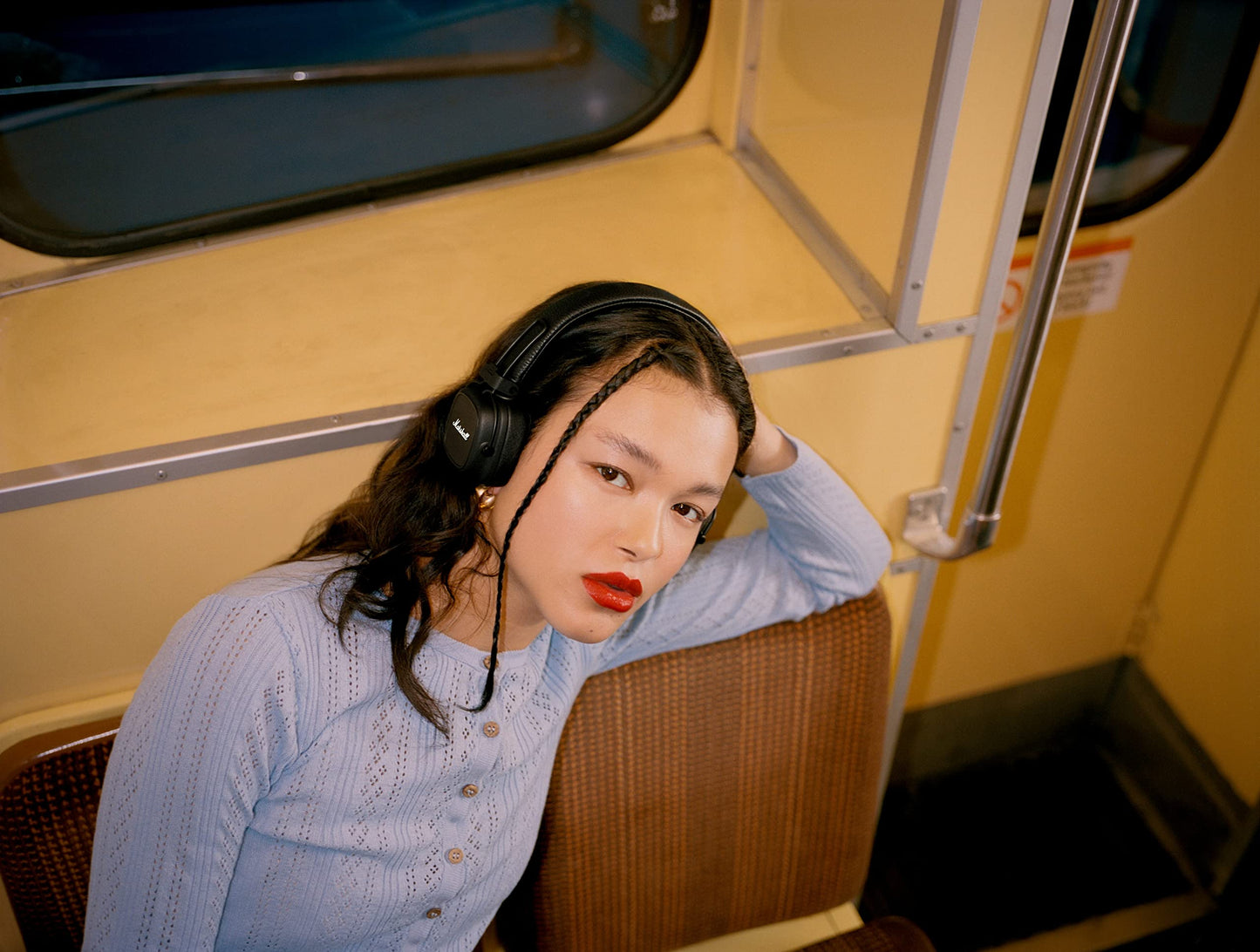 Marshall Major V Bluetooth Headphones, 100 Hours Playtime - Black