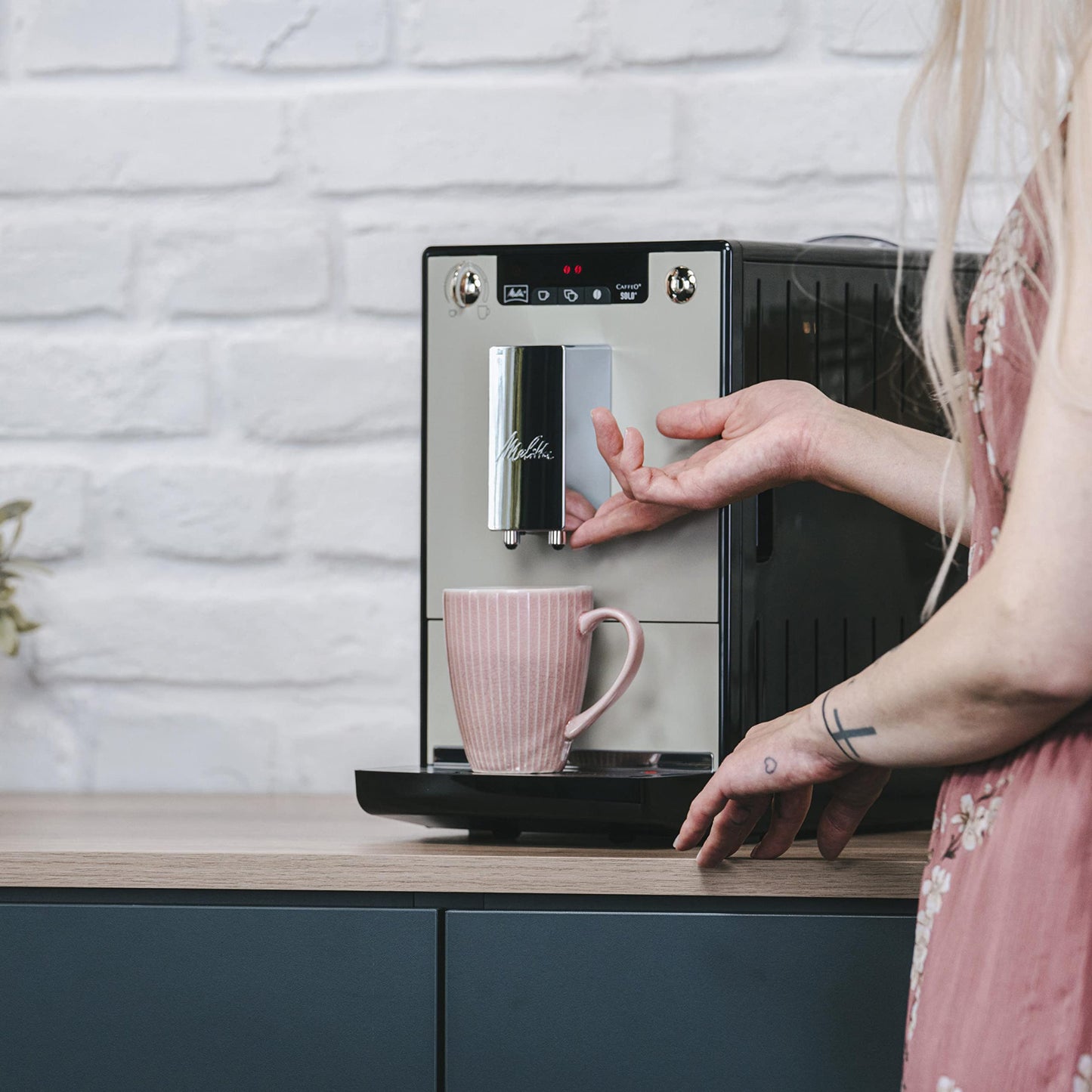 Melitta kaffeemaschine Caffeo Solo E950 slim fully automatic coffee machine with pre-brewing function 15 bar LED display height-adjustable coffee Christmas gift